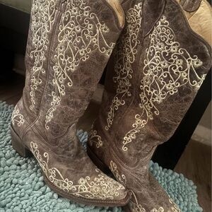 Corral Dark Brown Boots with Cream Embroidery’s $150 brand New
